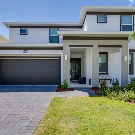 Eight-Bedroom Villa 2683